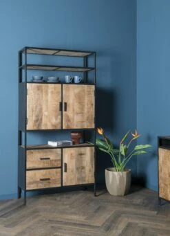 Sturdy Half Open Kast