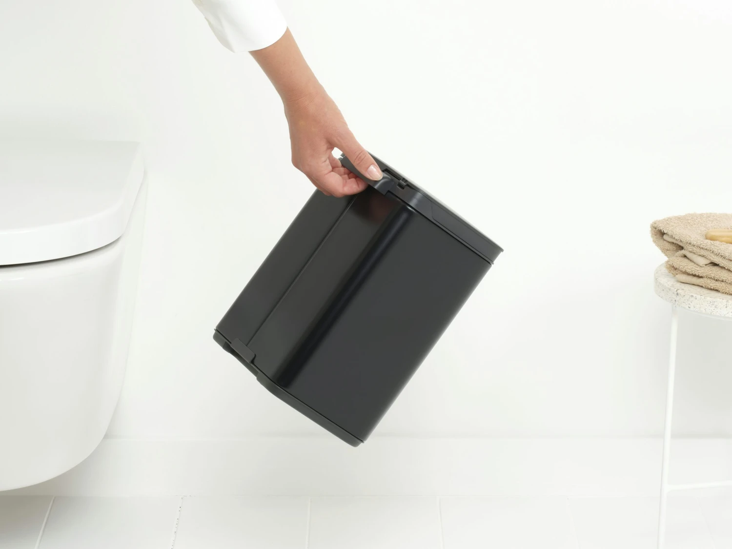 Brabantia Bo Touch Bin 4 Liter Met Kunststof Binnenemmer Matt Black - Afbeelding 4